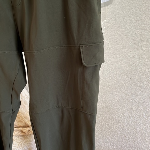 Cargos - Picture 2 of 5